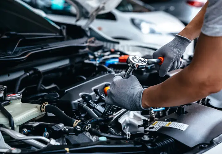 Ile zarabia mechanik ciężarówek w Polsce? Stawki i perspektywy 2026
