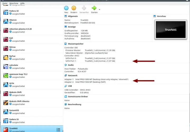 VirtualBox Manager zeigt die Konfiguration von TrueNAS, einer Alternative zu FreeNAS, mit Details zu Speicher und Netzwerk.