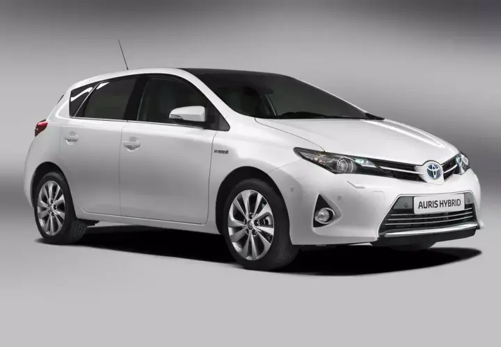 Toyota Auris Hybrid: Czy warto? Koszty, bateria, usterki.