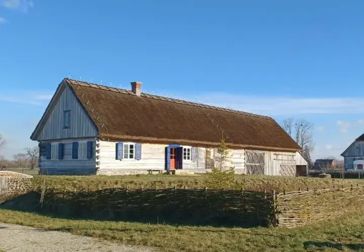 Skansen osadnictwa nadwiślańskiego w Wiączeminie Polskim - historia i atrakcje