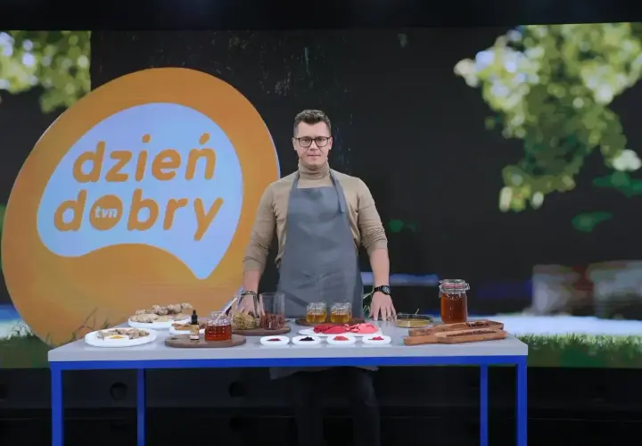 Jak zrobić miód z propolisem - prosty przepis na zdrowy eliksir