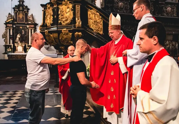Jak zrobić bierzmowanie dla dorosłych - uniknij najczęstszych błędów