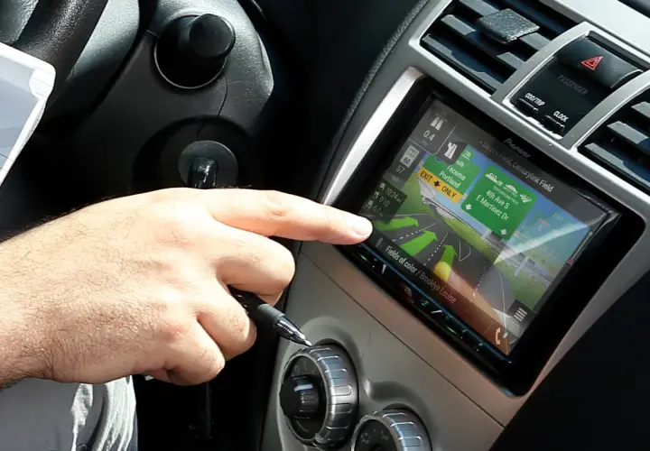 Jakie radio samochodowe z bluetooth wybrać? Sprawdź najlepsze modele!