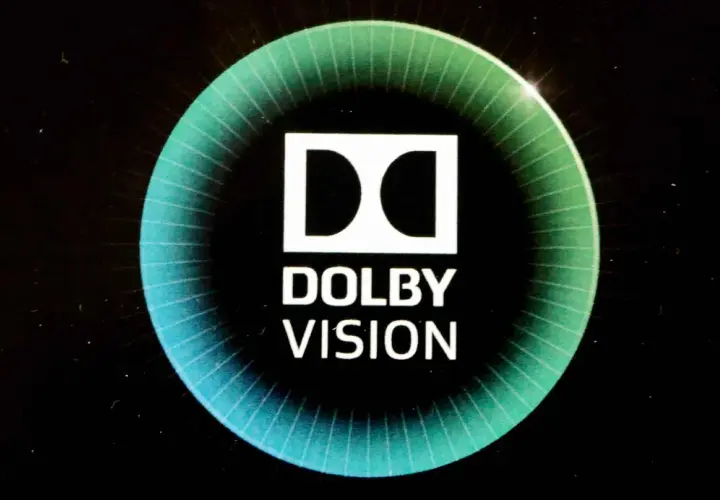 Logo Dolby Vision na ekranie telewizora Samsung, zapewniające kinową jakość obrazu.