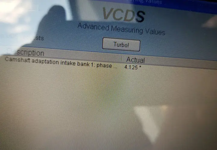 VCDS pokazuje adaptację wałka rozrządu 4.125°. To ważny parametr dla kąta wtrysku 1.9 TDI pompowtryski.