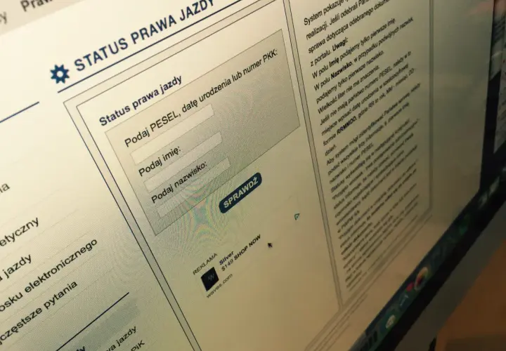 Sprawdź status prawa jazdy, wpisując PESEL i datę urodzenia. Dowiedz się, ile trwa wyrobienie prawa jazdy i jakie dokumenty są potrzebne.