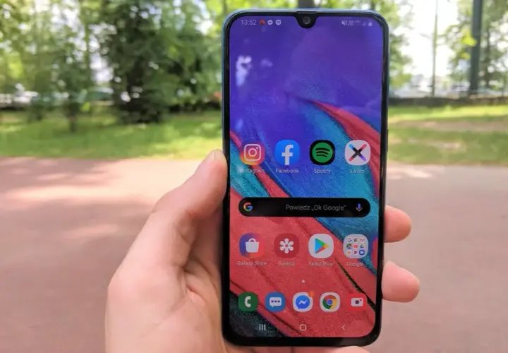 Samsung A40 recenzja - czy warto go kupić? Odkryj wady i zalety