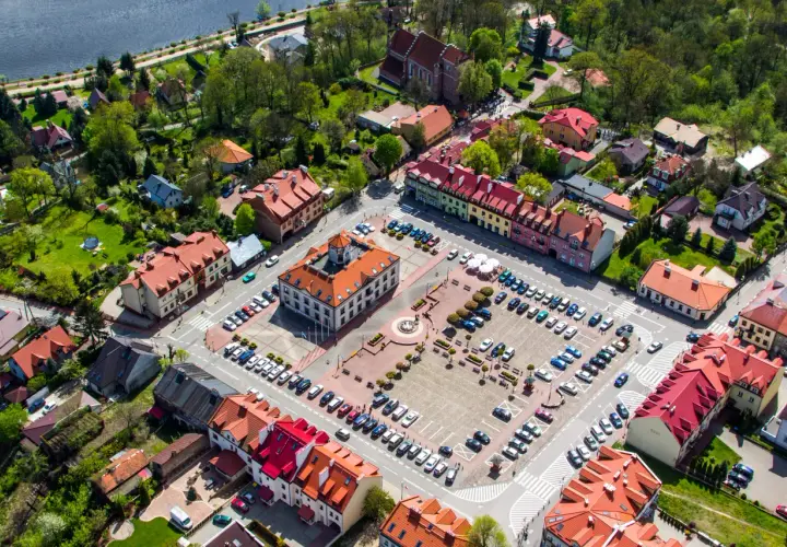 Gdzie wysiąść w Serocku? Przystanki z Warszawy i co dalej?
