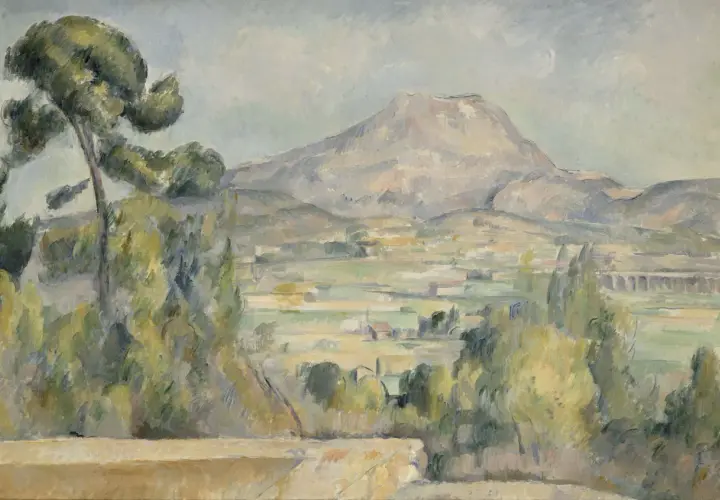 Paysage provençal, avec le Mont Sainte-Victoire en arrière-plan, évoquant les influences de Paul Cézanne.