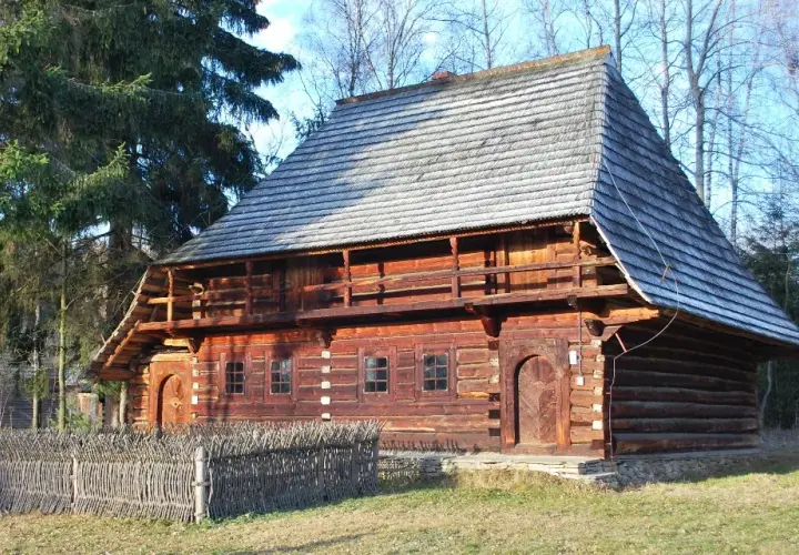 Skansen Zubrzyca: Odkryj fascynującą historię i kulturę Orawy