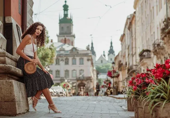 Jak chodzić w szpilkach 12 cm bez bólu i z pewnością siebie