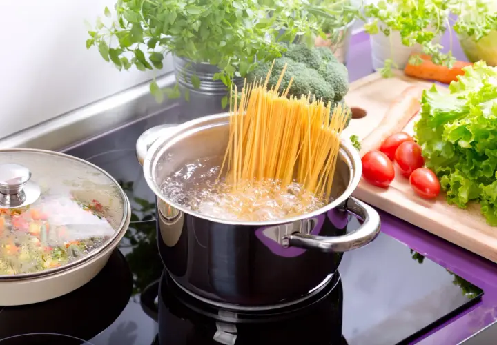 Ile waży spaghetti? Idealna porcja i triki bez wagi!