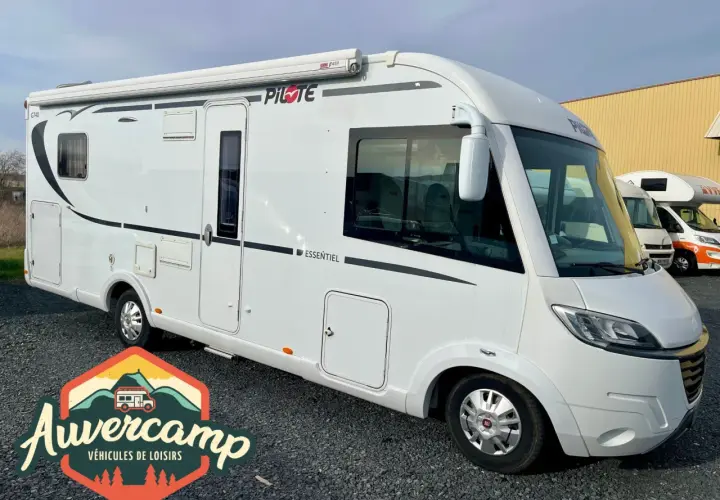 Camping-car Pilote G740 Essentiel blanc, prêt pour l'aventure. Découvrez sa fiche technique sur Auvercamp.