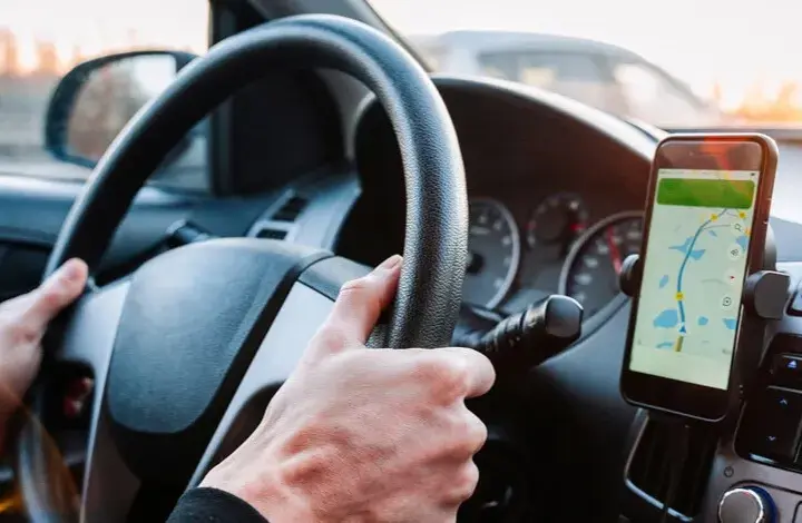 Jak bezpiecznie wyłączyć GPS w samochodzie? Poradnik eksperta.
