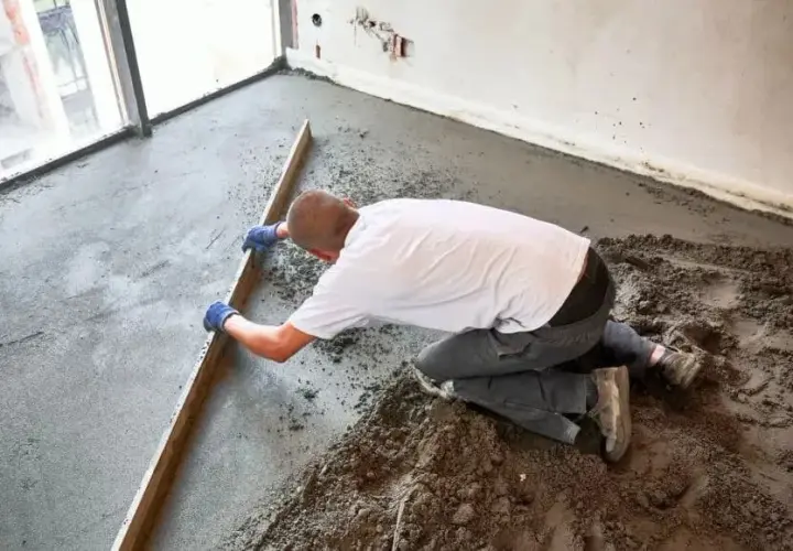 Ile waży wylewka betonowa? Oblicz dokładnie i uniknij kosztów