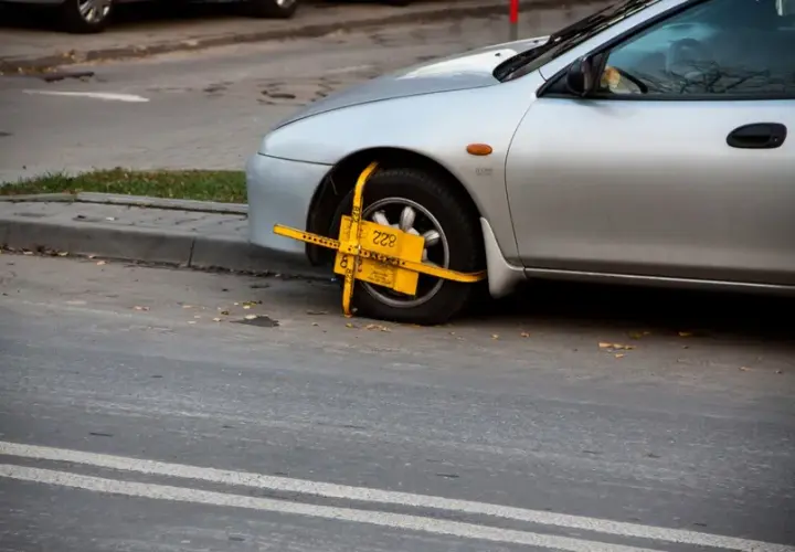 Czy straż miejska może wystawić mandat za parkowanie na osiedlu?