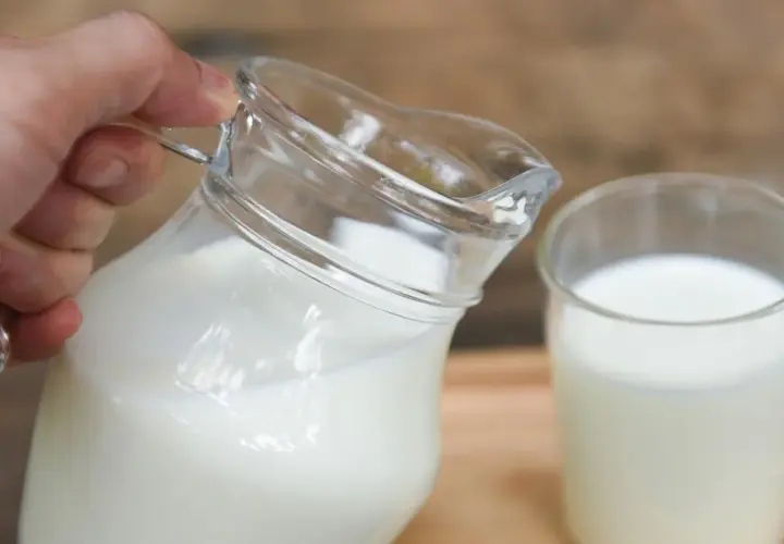 Maślanka czy kefir na odchudzanie: który napój wspiera dietę?