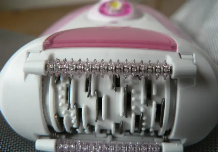 Epilator: Co to? Wybierz swój typ, działanie i epiluj bez obaw!