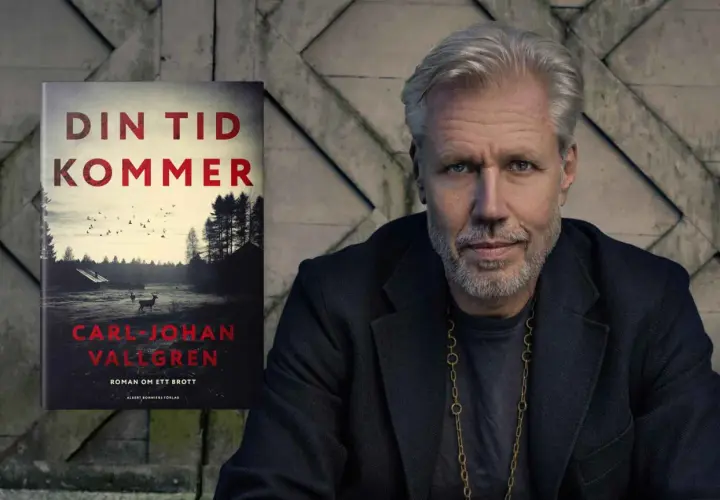 Carl Johan Vallgren, författare till boken "Din tid kommer", med en dyster landsbygdsbild.