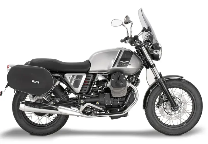 Moto Guzzi V7 Special con telaietti borse laterali universali Givi, pronte per ogni avventura.