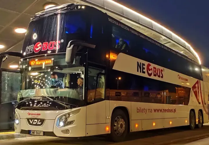 Neobus Kraków skąd odjeżdża? Oto najważniejsze przystanki i wskazówki