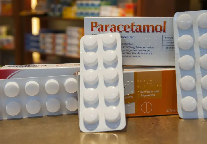 Cajas y blísteres de paracetamol. Si te da sueño, recuerda que el paracetamol da sueño.