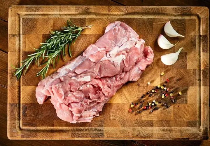 Gdzie kupić cielęcinę w Poznaniu? Sprawdź najlepsze miejsca i oferty