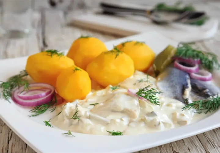 Jakie przyprawy do śledzi w oleju dodadzą wyjątkowego smaku?