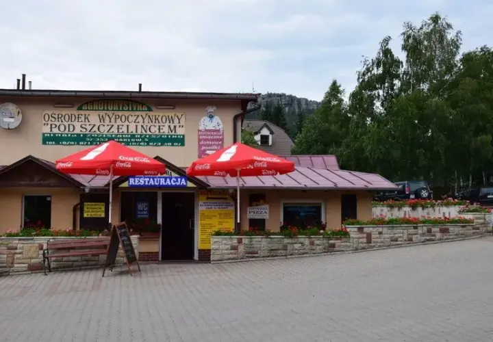 Gdzie zjeść w Karłowie? Odkryj najlepsze lokalne restauracje