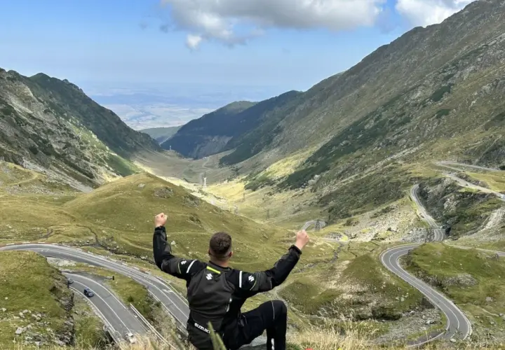 Najpiękniejsze trasy motocyklowe Rumunii: spektakularne krajobrazy
