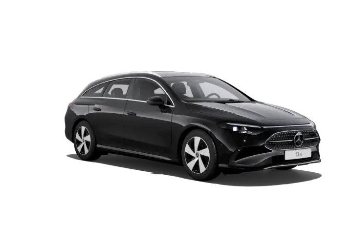 Czarne kombi Mercedes-Benz CLA Shooting Brake na czarnym tle.