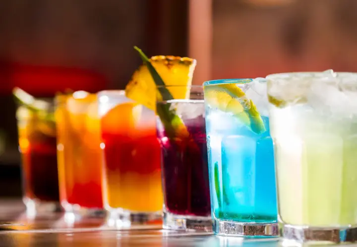 Proste przepisy na drinki – jak zrobić pyszny drink w domu