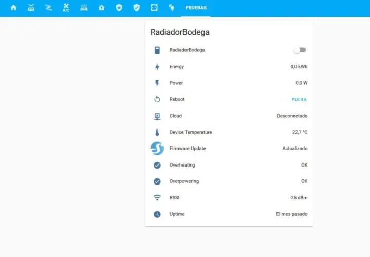 Interfaz de Home Assistant para configurar enchufe inteligente. Muestra detalles del "RadiadorBodega": energía, potencia, temperatura y estado.