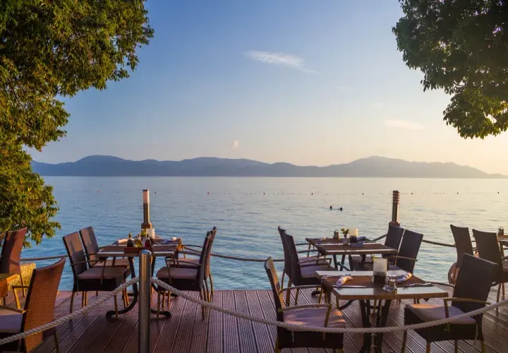Gdzie zjeść w Zadarze? Odkryj najlepsze restauracje i smaki Dalmacji