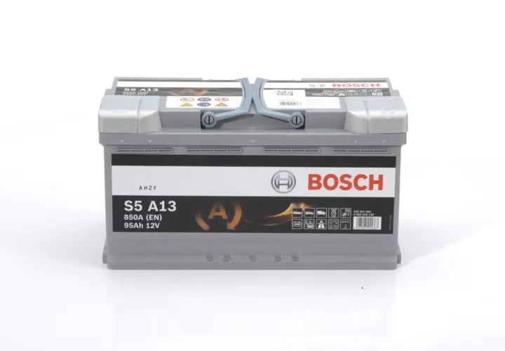 Akumulator Bosch S5 A13 95Ah 12V, idealny do Renault Master 2, zapewni niezawodność w każdych warunkach.