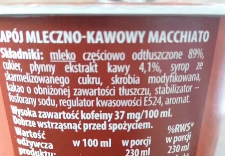 Czy cappuccino z Biedronki ma kofeinę? Tak, napój mleczno-kawowy Macchiato zawiera 37 mg kofeiny na 100 ml.