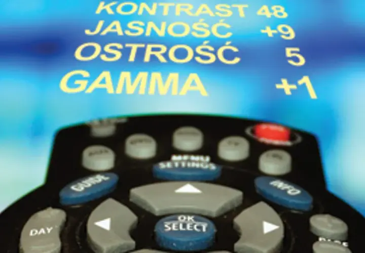 Pilot do telewizora podczas kalibracji obrazu. Widoczne ustawienia: kontrast, jasność, ostrość i gamma.