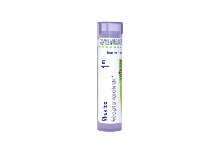 Tubo di Rhus tox 1m, rimedio omeopatico che allevia il dolore articolare migliorato dal movimento.