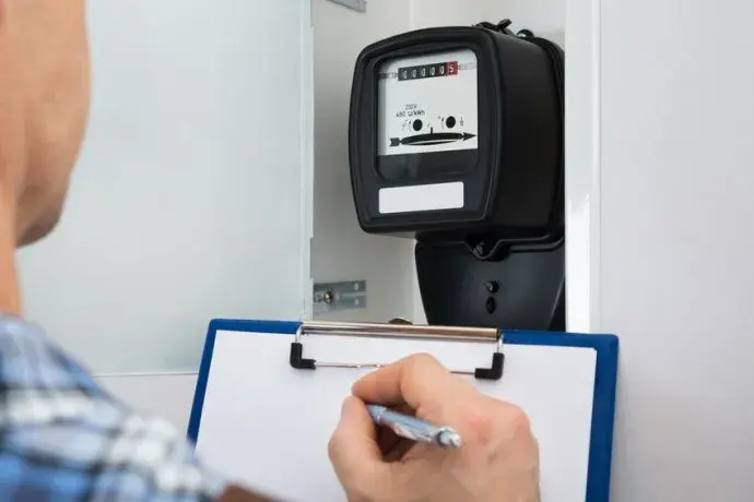 Dopłaty do prądu 2025 - sprawdź kto może otrzymać dofinansowanie do energii elektrycznej!