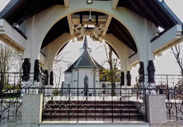 Sanktuarium maryjne w Ludźmierzu – historia, cuda i pielgrzymki w sercu Podhala