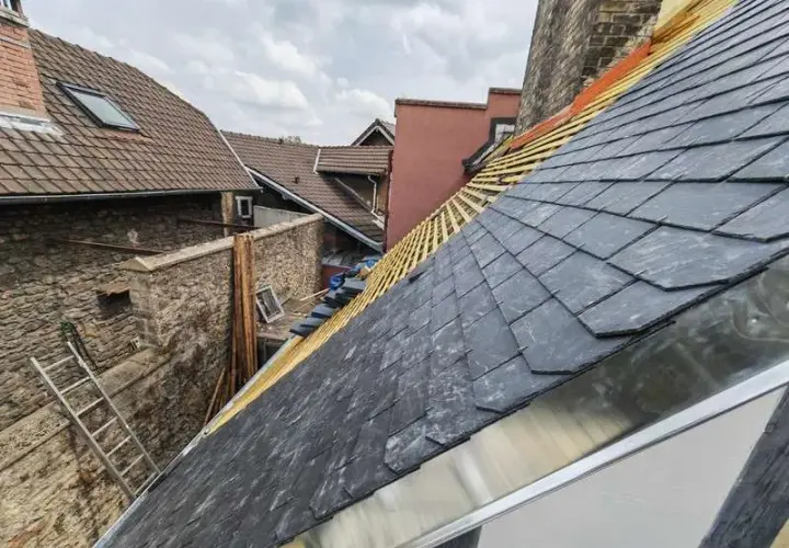 Prix toiture ardoise : comprenez les coûts et évitez les surprises