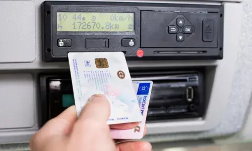 Co to jest tachograf? Działanie oraz Znaczenie Tachografu w Pojazdach