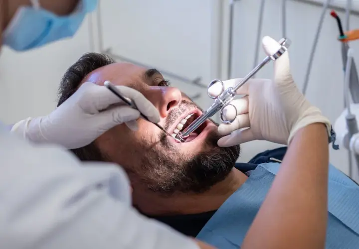 Co refunduje NFZ u dentysty? Sprawdź, co możesz zyskać na leczeniu