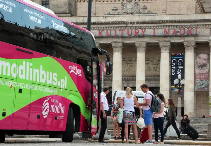 Modlin Bus: Gdzie znajdziesz swój przystanek w Warszawie?