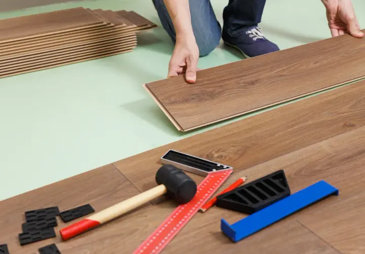 Ułóż panele jak pro: Poradnik DIY, uniknij 7 błędów!