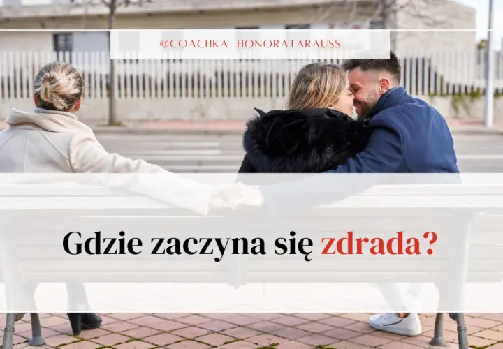 Para siedząca blisko siebie, trzymająca się za ręce, podczas gdy trzecia osoba siedzi odwrócona. Czy to początek zdrady, czy test wierności w związku?