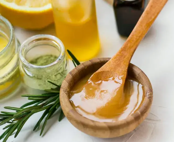 Jakie zioła pić na ładną cerę? Odkryj naturalne remedia na skórę