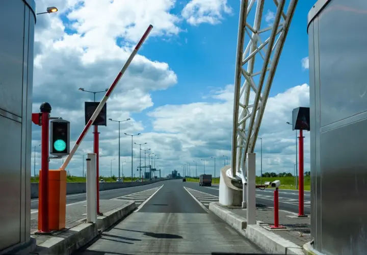 Czy na autostradach są bramki? Oto, co musisz wiedzieć o opłatach