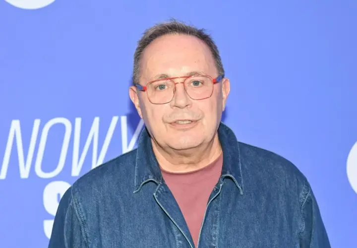 Tomasz Sianecki w okularach, w dżinsowej kurtce. Czy to jego poprzednie nazwisko?