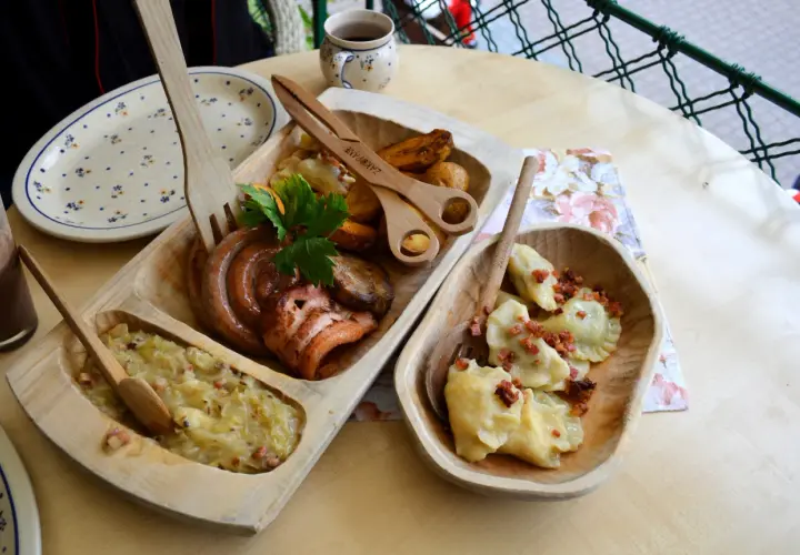 Gdzie zjeść baraninę w Zakopanem? Odkryj najlepsze restauracje